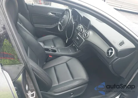 2014 Mercedes-Benz Cla 250 z USA, uszkodzony, nr VIN WDDSJ4EB7EN137668